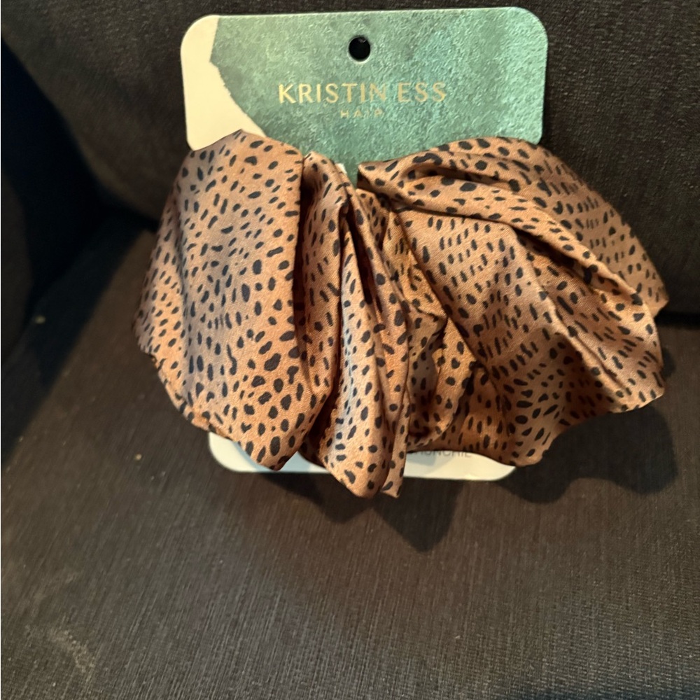 Kristin Ess Brown Leopard Print Oversized Hair Scrunchie
